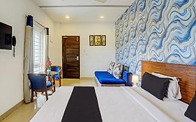 Collection O Ssr Royal Suites